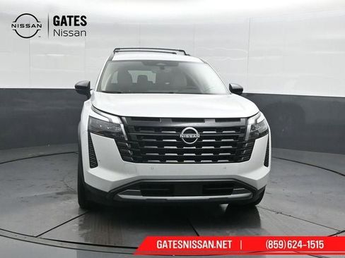 New 2026 Nissan Pathfinder SL image 5