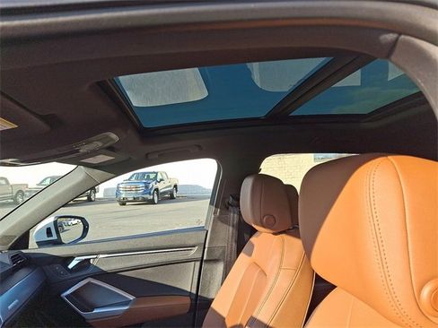 Used 2025 Audi Q3 2.0T Premium image 14