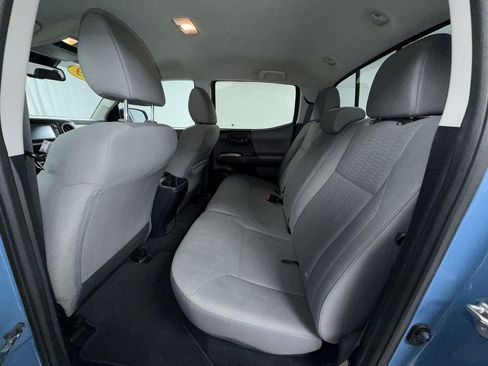 Used 2019 Toyota Tacoma SR5 AWD/4WD image 18