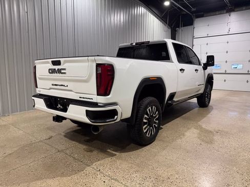 Used 2024 GMC Sierra 2500 Denali Ultimate AWD/4WD image 8