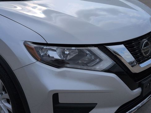 Certified 2018 Nissan Rogue SV image 34