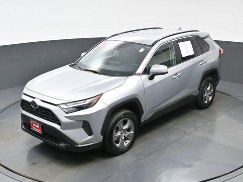 Used 2024 Toyota RAV4 XLE FWD image 36