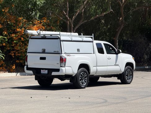 Used 2023 Toyota Tacoma TRD Sport RWD image 5