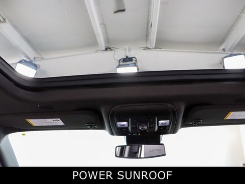 Used 2024 GMC Yukon XL AT4 w/ Technology Package image 22