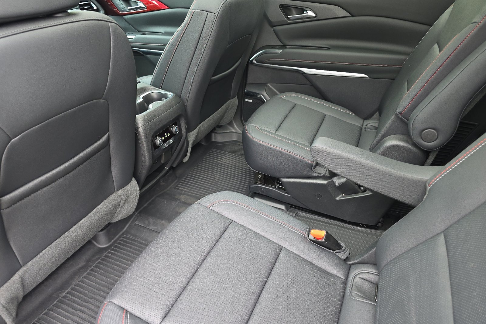 Used 2024 Chevrolet Traverse Z71 w/ Enhanced Driving Package AWD/4WD image 12