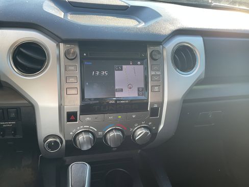 Used 2018 Toyota Tundra SR5 image 9