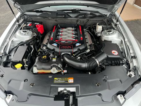 Used 2011 Ford Mustang GT Premium w/ Security Pkg RWD image 11