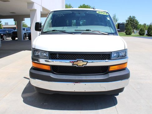 Used 2024 Chevrolet Express 2500 w/ Driver Convenience Package RWD image 3