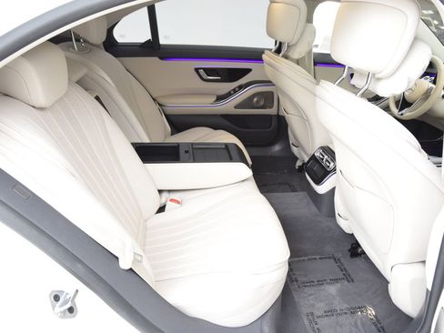 Certified 2022 Mercedes-Benz S 500 4MATIC image 19
