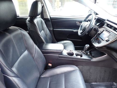 Certified 2018 Toyota Avalon XLE image 3