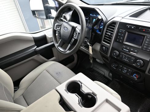 Used 2020 Ford F350 XL w/ STX Appearance Package AWD/4WD image 21