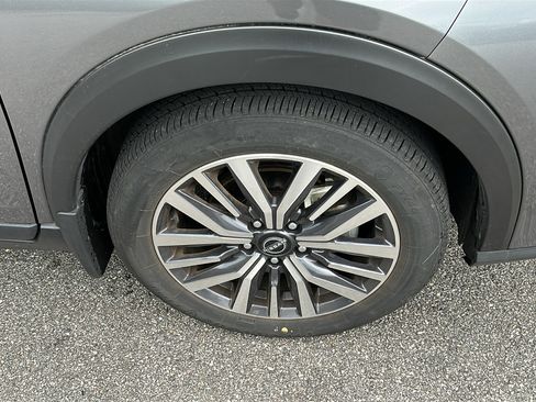 Certified 2023 Nissan Kicks SV FWD image 8