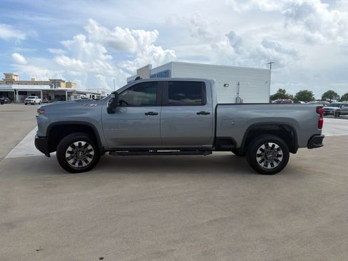 Used 2024 Chevrolet Silverado 2500 Custom w/ Custom Convenience Package AWD/4WD image 5