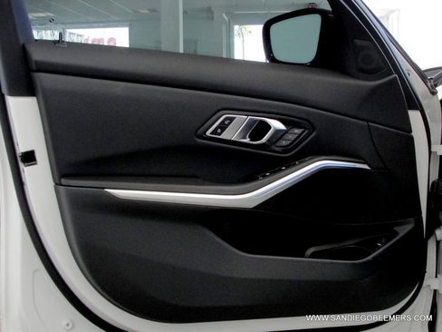 Used 2023 BMW 330i Sedan w/ M Sport Package RWD image 15