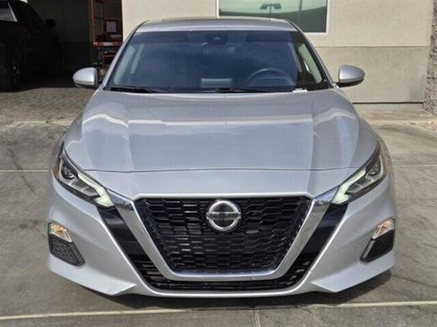 Used 2022 Nissan Altima 2.5 SV w/ SV Premium Package image 7