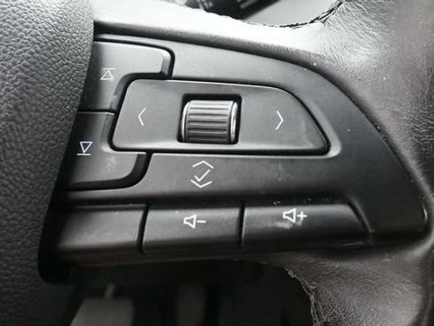 Used 2019 Cadillac XT4 Premium Luxury AWD/4WD image 22