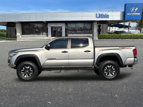 Used 2017 Toyota Tacoma TRD Off-Road w/ Tow Package image 6