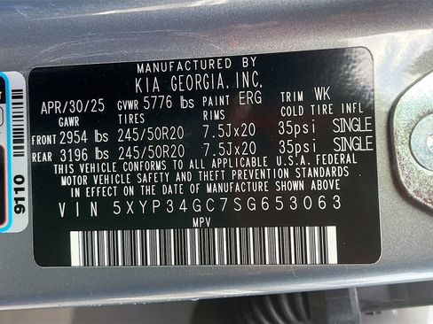 Used 2025 Kia Telluride EX w/ EX Captain's Chair Package image 35