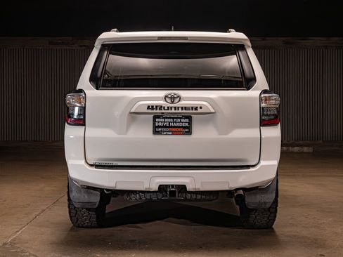 Used 2021 Toyota 4Runner SR5 AWD/4WD image 7