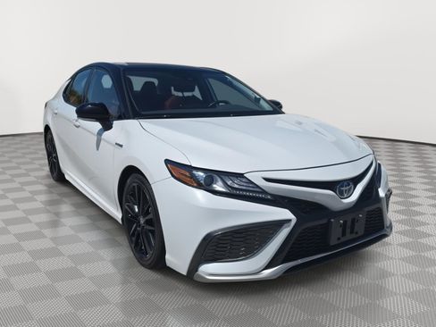 Used 2021 Toyota Camry XSE FWD image 22