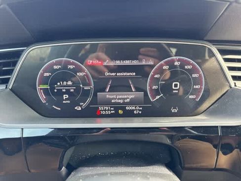 Used 2022 Audi e-tron Premium image 16