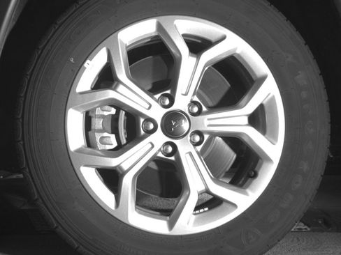 Used 2025 Jeep Compass Latitude image 12