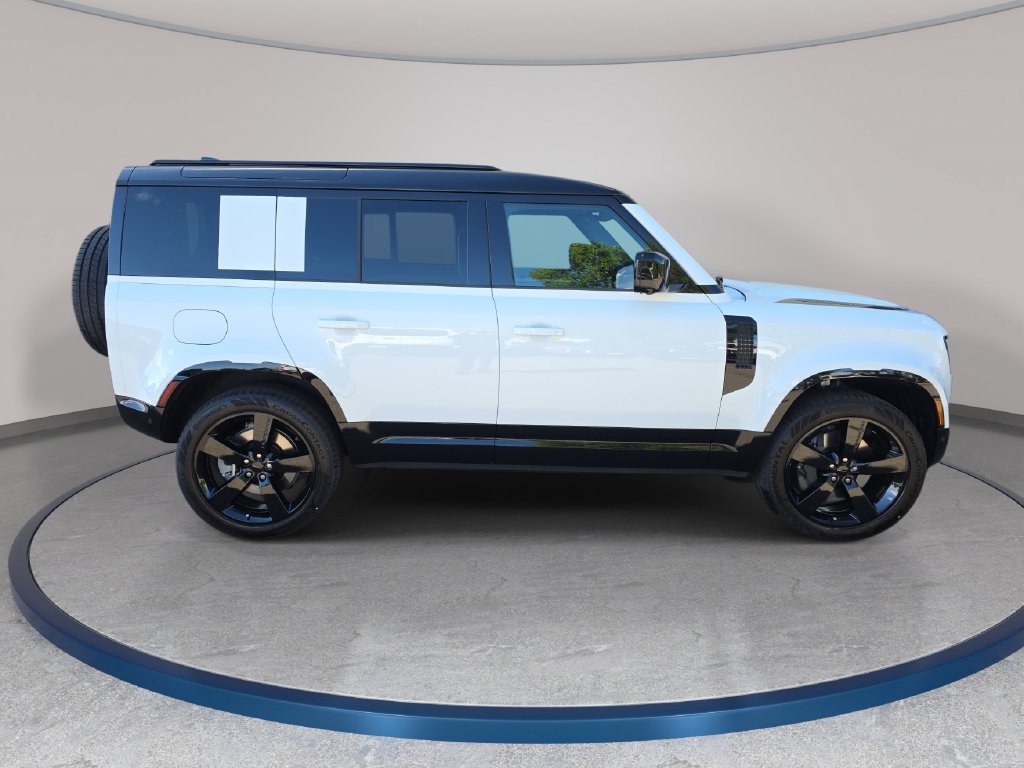 New 2026 Land Rover Defender 110 X-Dynamic SE AWD/4WD image 4