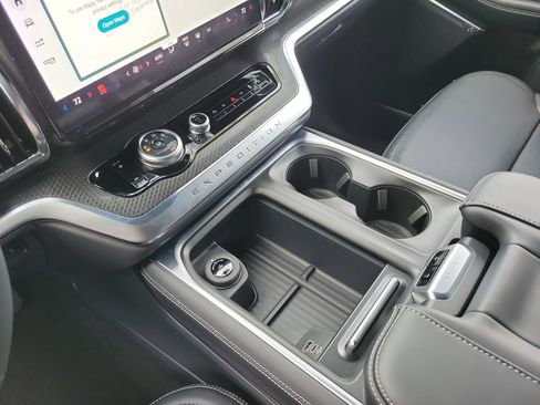 New 2026 Ford Expedition Max Platinum w/ Stealth Appearance Package image 5