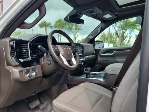 Used 2024 GMC Sierra 1500 SLT w/ SLT Premium Plus Package image 9