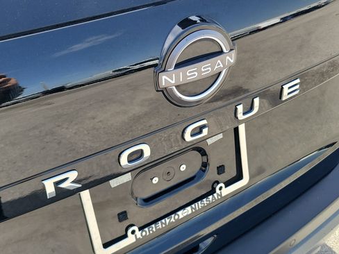 Used 2023 Nissan Rogue S FWD image 9
