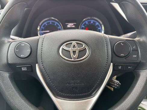 Used 2017 Toyota Corolla LE FWD image 10