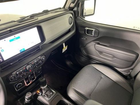 Used 2026 Jeep Gladiator Sport image 36