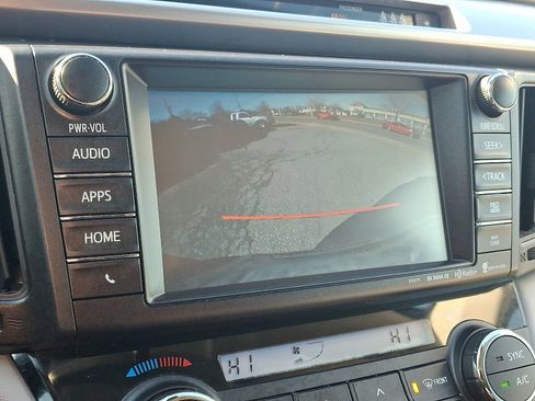 Used 2018 Toyota RAV4 XLE image 18