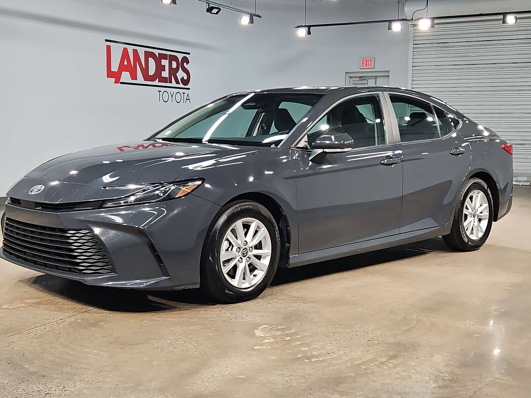 Used 2025 Toyota Camry LE w/ Convenience Package FWD image 3