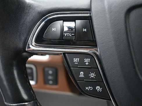 Certified 2023 Lincoln Navigator Reserve AWD/4WD image 12