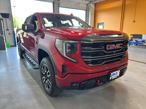 Used 2023 GMC Sierra 1500 AT4 w/ AT4 Premium Package AWD/4WD image 7