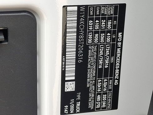 Used 2025 Mercedes-Benz Sprinter 2500 image 26