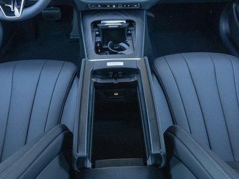 New 2026 Mercedes-Benz E 450 4MATIC Sedan image 26