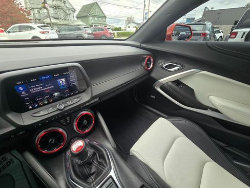 Used 2022 Chevrolet Camaro SS RWD image 10