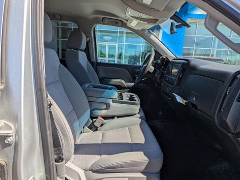 Used 2018 Chevrolet Silverado 1500 Custom w/ Custom Value Package AWD/4WD image 38
