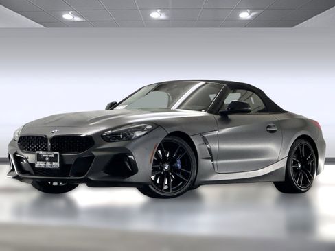 Used 2022 BMW Z4 M40i w/ Premium Package image 32