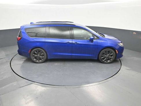 Used 2019 Chrysler Pacifica Touring-L Plus w/ Advanced Safetytec Group FWD image 33