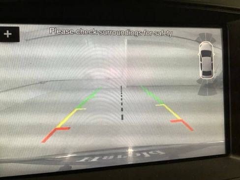 Used 2018 Ford Explorer XLT FWD image 17
