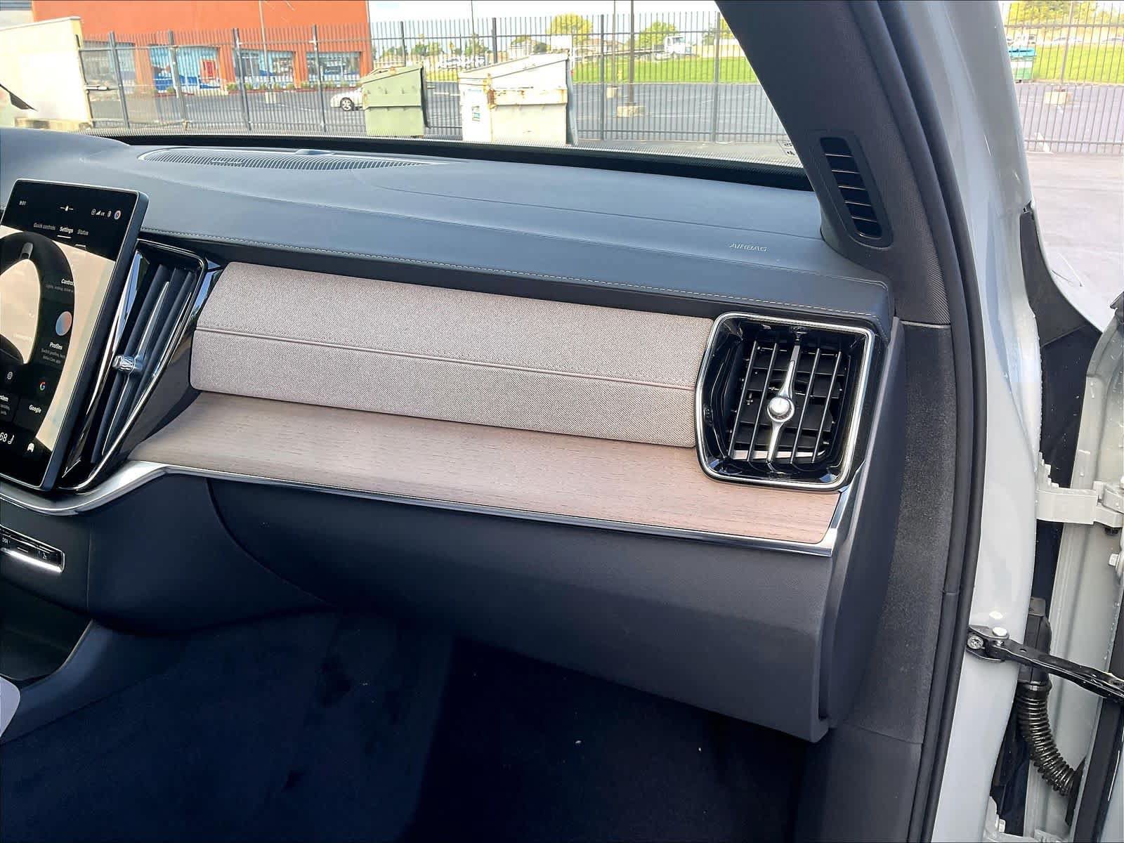 New 2027 Volvo XC90 T8 Plus AWD/4WD image 29