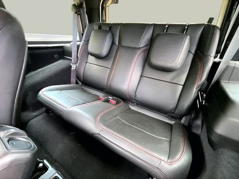 Used 2025 Jeep Wrangler Rubicon AWD/4WD image 21