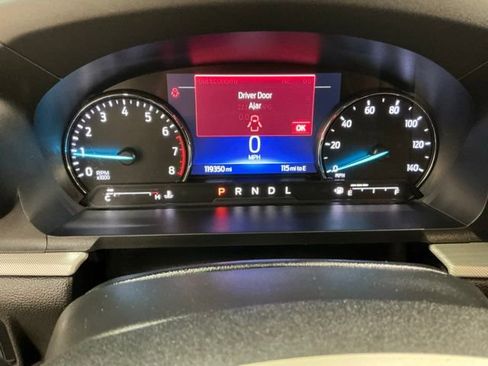 Used 2022 Ford Explorer XLT w/ Equipment Group 202A AWD/4WD image 31