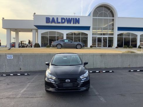 Used 2024 Nissan Versa S w/ S Plus Package image 2