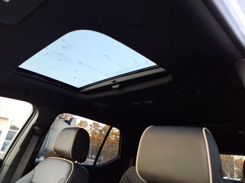 Certified 2024 Chevrolet Traverse Premier w/ Redline Edition image 15