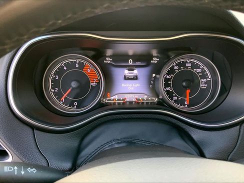 Used 2019 Jeep Cherokee Trailhawk AWD/4WD image 24