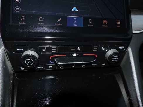 Used 2021 Jeep Grand Cherokee L Limited image 27